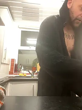 Snapshot of bigguy101 chatting on January 9, 2025, 5:44 am bigguy101 online show from January 9, 2025, 5:44 am