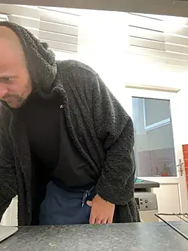 Snapshot of bigguy101 chatting on February 9, 2025, 8:22 am bigguy101 online show from February 9, 2025, 8:22 am