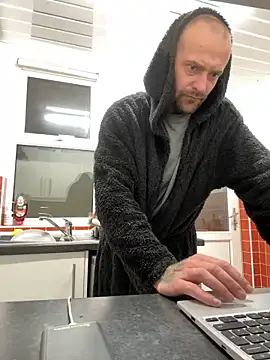 Snapshot of bigguy101 chatting on February 10, 2025, 4:41 am bigguy101 online show from February 10, 2025, 4:41 am