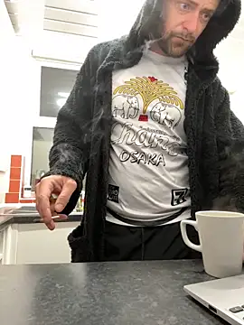 Snapshot of bigguy101 chatting on February 11, 2025, 5:37 am bigguy101 online show from February 11, 2025, 5:37 am