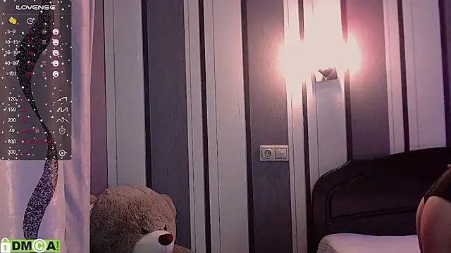 Snapshot of _Amelle_ chatting on February 21, 2025, 1:33 pm Amelle online show from February 21, 2025, 1:33 pm