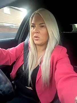 Snapshot of Bustyblondebabe32 chatting on October 21, 2025, 7:53 am Bustyblondebabe32 online show from October 21, 2025, 7:53 am