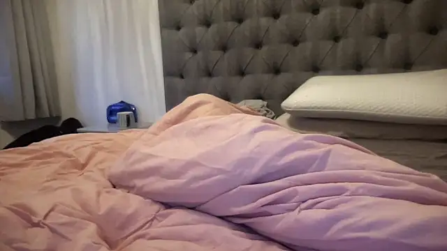 Snapshot of Bustyblondebabe32 chatting on October 23, 2025, 6:56 am Bustyblondebabe32 online show from October 23, 2025, 6:56 am