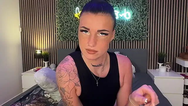 LizaRoxx online show from November 10, 2025, 8:52 pm