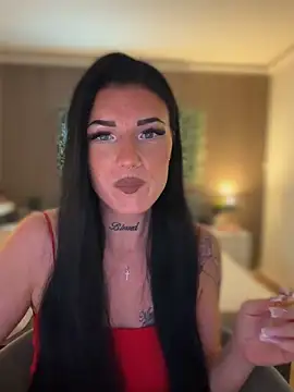 LizaRoxx online show from April 15, 2026, 7:43 pm