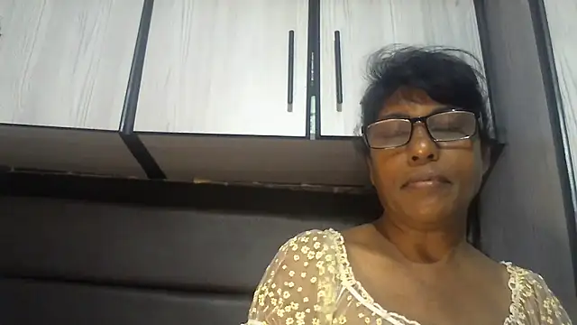 Snapshot of MsAttitude chatting on December 19, 2025, 6:53 am MsAttitude online show from December 19, 2025, 6:53 am