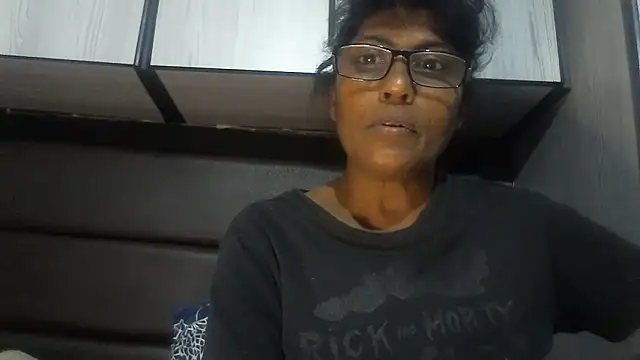 Snapshot of MsAttitude chatting on December 21, 2025, 5:31 pm MsAttitude online show from December 21, 2025, 5:31 pm