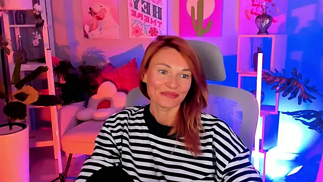 Snapshot of MistyBarnes chatting on October 12, 2025, 2:16 pm MistyBarnes online show from October 12, 2025, 2:16 pm