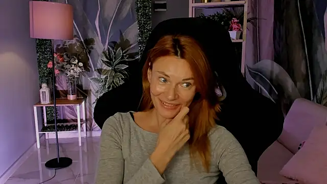 Snapshot of MistyBarnes chatting on November 23, 2025, 1:44 pm MistyBarnes online show from November 23, 2025, 1:44 pm