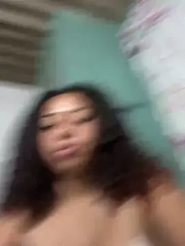 Snapshot of Miley_and_Vash chatting on December 29, 2024, 6:27 pm Miley and Vash online show from December 29, 2024, 6:27 pm