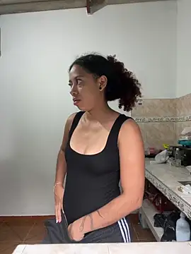 Snapshot of Miley_and_Vash chatting on January 5, 2025, 9:14 pm Miley and Vash online show from January 5, 2025, 9:14 pm