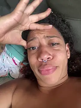 Snapshot of Miley_and_Vash chatting on January 6, 2025, 4:44 pm Miley and Vash online show from January 6, 2025, 4:44 pm