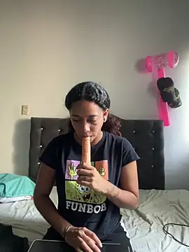 Snapshot of Miley_and_Vash chatting on January 11, 2025, 3:09 pm Miley and Vash online show from January 11, 2025, 3:09 pm