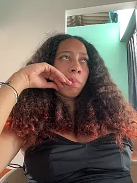 Snapshot of Miley_and_Vash chatting on January 11, 2025, 7:59 pm Miley and Vash online show from January 11, 2025, 7:59 pm