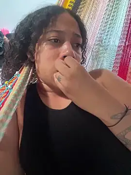 Snapshot of Miley_and_Vash chatting on January 17, 2025, 9:28 pm Miley and Vash online show from January 17, 2025, 9:28 pm