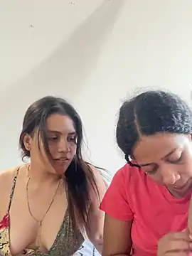 Snapshot of Miley_and_Vash chatting on January 20, 2025, 9:32 pm Miley and Vash online show from January 20, 2025, 9:32 pm