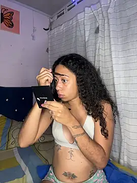 Snapshot of Miley_and_Vash chatting on October 20, 2025, 9:26 pm Miley and Vash online show from October 20, 2025, 9:26 pm