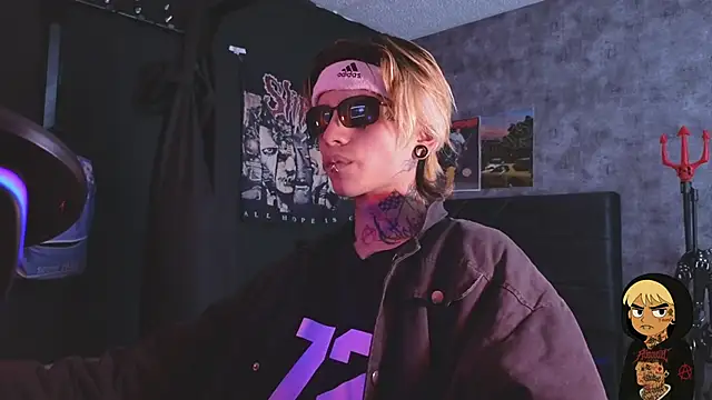 Snapshot of AcidMilo chatting on November 9, 2025, 9:57 pm AcidMilo online show from November 9, 2025, 9:57 pm