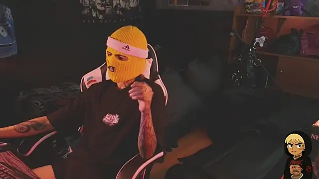 Snapshot of AcidMilo chatting on December 2, 2025, 10:16 pm AcidMilo online show from December 2, 2025, 10:16 pm