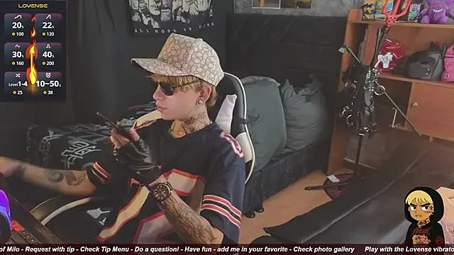 Snapshot of AcidMilo chatting on December 5, 2025, 5:31 pm AcidMilo online show from December 5, 2025, 5:31 pm