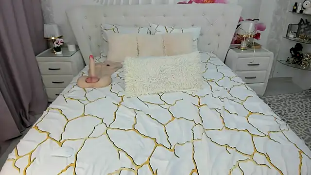 HottieSweetBritney online show from February 4, 2026, 1:55 am