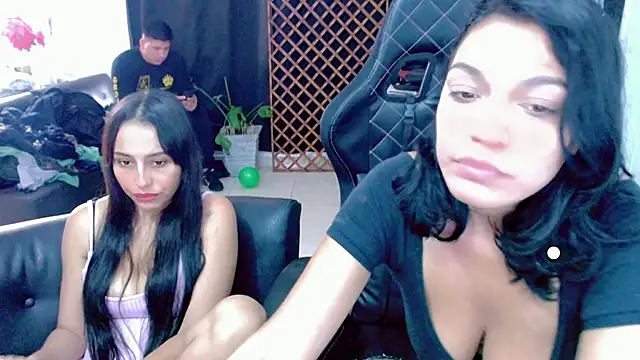 Snapshot of Karen_sex92 chatting on March 21, 2025, 7:57 pm Karen sex92 online show from March 21, 2025, 7:57 pm