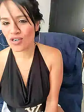 Snapshot of zhayra_rose chatting on December 14, 2024, 4:20 pm zhayra rose online show from December 14, 2024, 4:20 pm