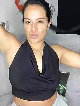 Snapshot of zhayra_rose chatting on January 3, 2025, 3:27 am zhayra rose online show from January 3, 2025, 3:27 am