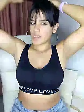 Snapshot of zhayra_rose chatting on January 14, 2025, 3:01 am zhayra rose online show from January 14, 2025, 3:01 am