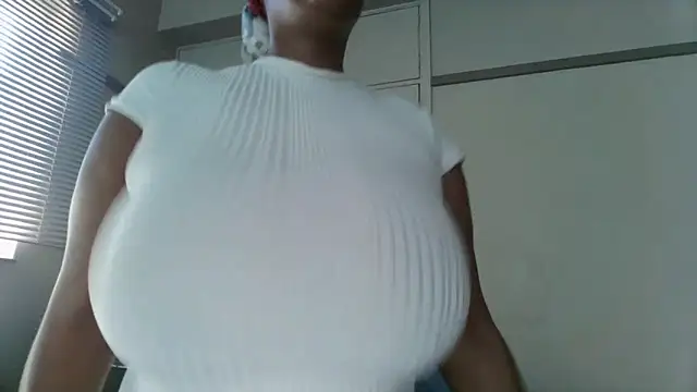 Snapshot of Charlie-Crawford chatting on May 10, 2026, 8:08 am Charlie-Crawford online show from May 10, 2026, 8:08 am