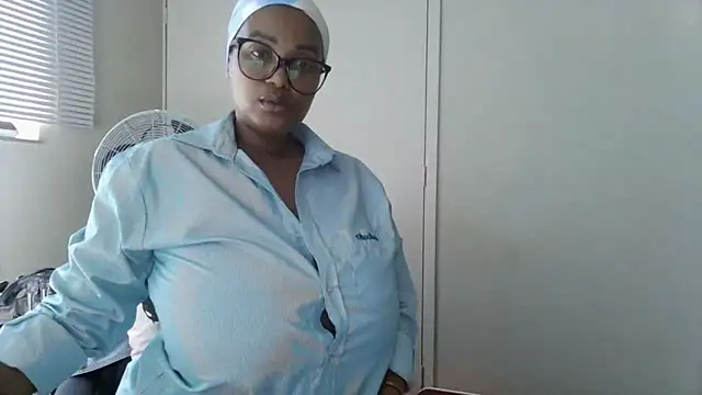 Snapshot of Charlie-Crawford chatting on May 11, 2026, 9:15 am Charlie-Crawford online show from May 11, 2026, 9:15 am