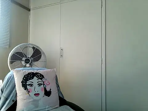 Snapshot of Charlie-Crawford chatting on May 11, 2026, 2:45 pm Charlie-Crawford online show from May 11, 2026, 2:45 pm