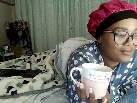 Snapshot of Charlie-Crawford chatting on May 17, 2026, 4:10 am Charlie-Crawford online show from May 17, 2026, 4:10 am