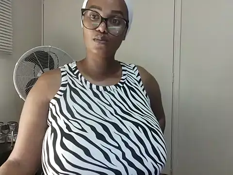Snapshot of Charlie-Crawford chatting on May 17, 2026, 4:14 pm Charlie-Crawford online show from May 17, 2026, 4:14 pm