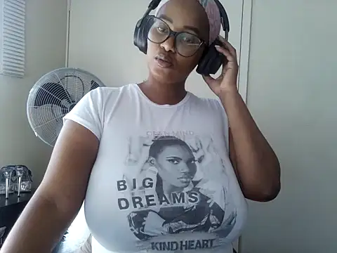 Snapshot of Charlie-Crawford chatting on May 26, 2026, 7:04 am Charlie-Crawford online show from May 26, 2026, 7:04 am