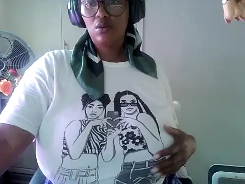 Snapshot of Charlie-Crawford chatting on May 30, 2026, 1:08 pm Charlie-Crawford online show from May 30, 2026, 1:08 pm