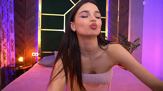 Snapshot of LittleeCutee chatting on March 10, 2025, 10:37 am LittleeCutee online show from March 10, 2025, 10:37 am