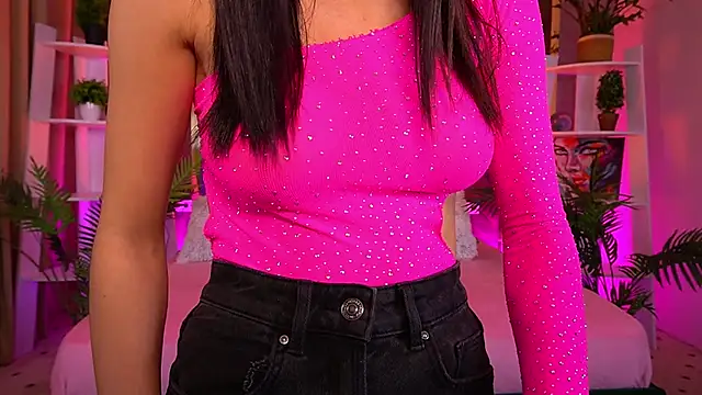 Snapshot of LittleeCutee chatting on October 20, 2025, 7:42 am LittleeCutee online show from October 20, 2025, 7:42 am