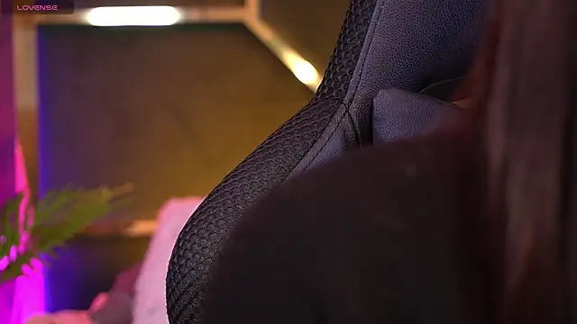 Snapshot of LittleeCutee chatting on October 25, 2025, 7:27 am LittleeCutee online show from October 25, 2025, 7:27 am