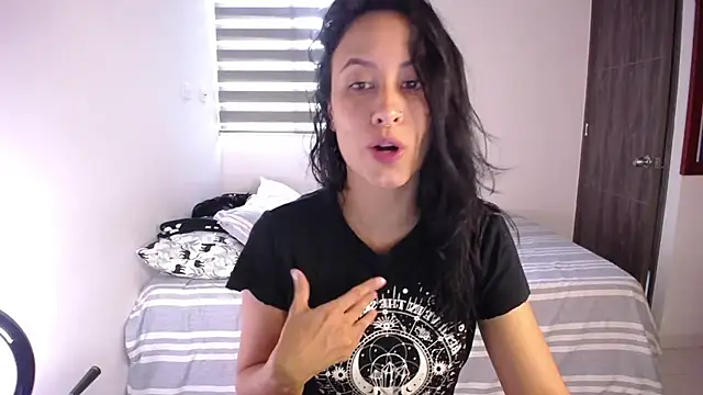 amyharlow 1 online show from December 18, 2025, 10:05 pm