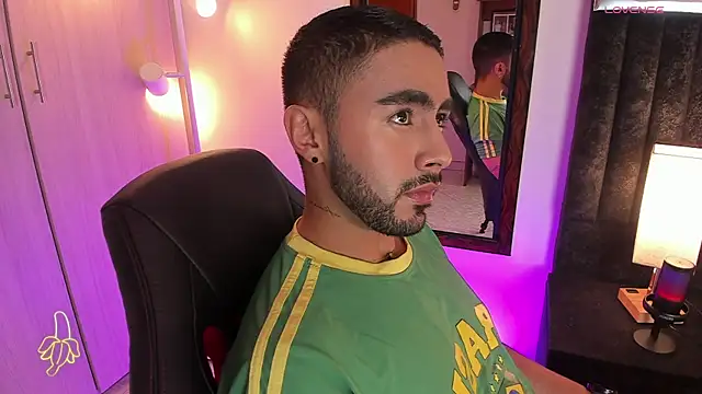 ItsMeEros online show from November 12, 2025, 9:03 pm