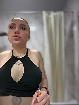 pinkstar  online show from February 19, 2026, 5:03 am