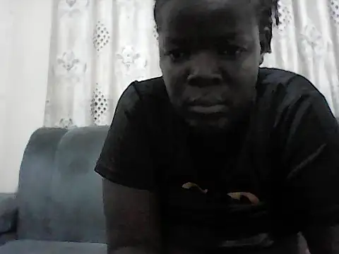 QUEEN-MARIAN online show from February 9, 2026, 2:54 pm