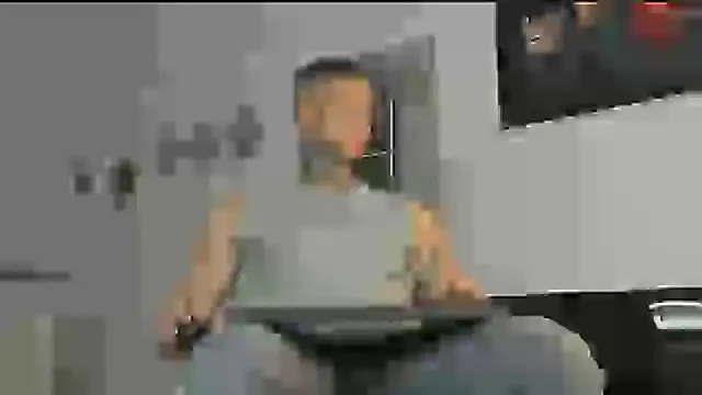 Snapshot of _jamesleandros1 chatting on March 2, 2025, 5:01 am jamesleandros1 online show from March 2, 2025, 5:01 am