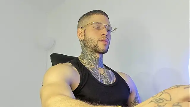 Snapshot of _jamesleandros1 chatting on October 3, 2025, 1:02 am jamesleandros1 online show from October 3, 2025, 1:02 am