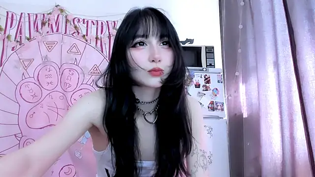 Holy420lolii online show from June 19, 2026, 1:59 pm
