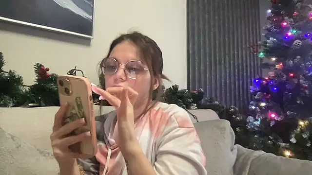 Snapshot of lovebellagrey chatting on January 16, 2025, 1:14 pm lovebellagrey online show from January 16, 2025, 1:14 pm