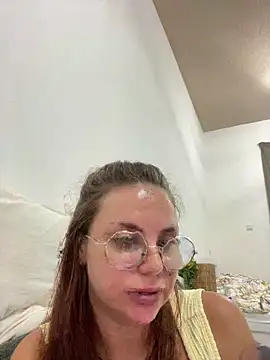 Snapshot of lovebellagrey chatting on May 24, 2026, 2:22 pm lovebellagrey online show from May 24, 2026, 2:22 pm