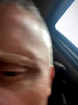 prekumstud online show from October 31, 2025, 10:55 pm