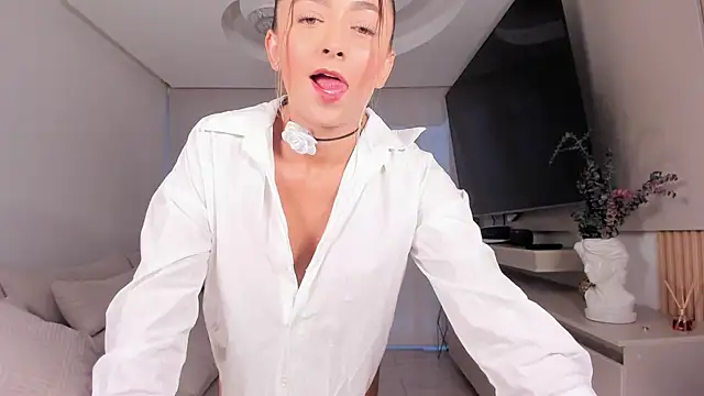 wandathompson  online show from January 13, 2025, 11:19 am